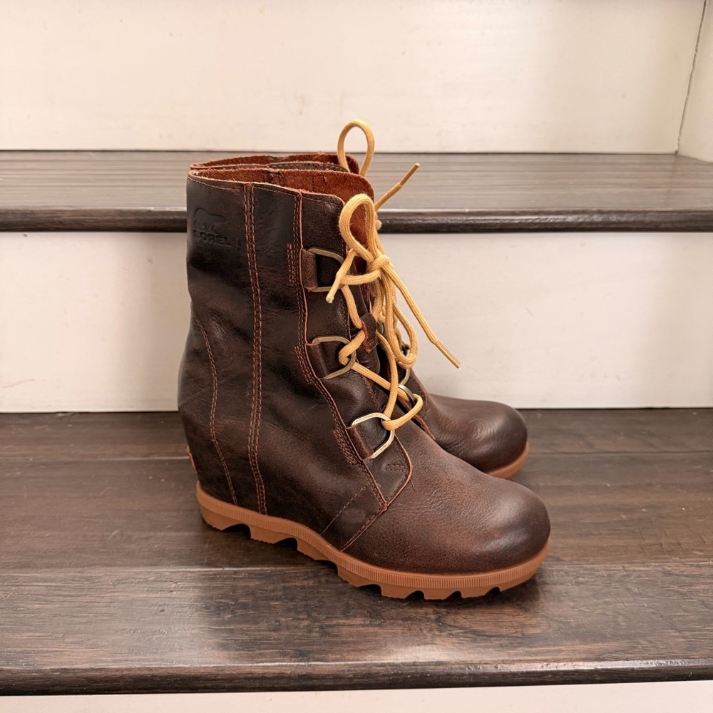 Sorel Joan of Arctic Wedge Leather Boot II Size 6.5